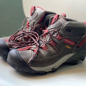 KEEN waterproof hiking boots